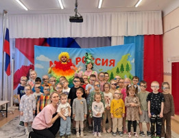 ТЕАТР В ГОСТЯХ У ДЕТЕЙ.